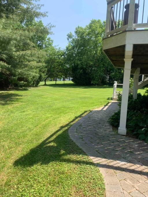 Private Basement Apartment - Reston Exterior photo